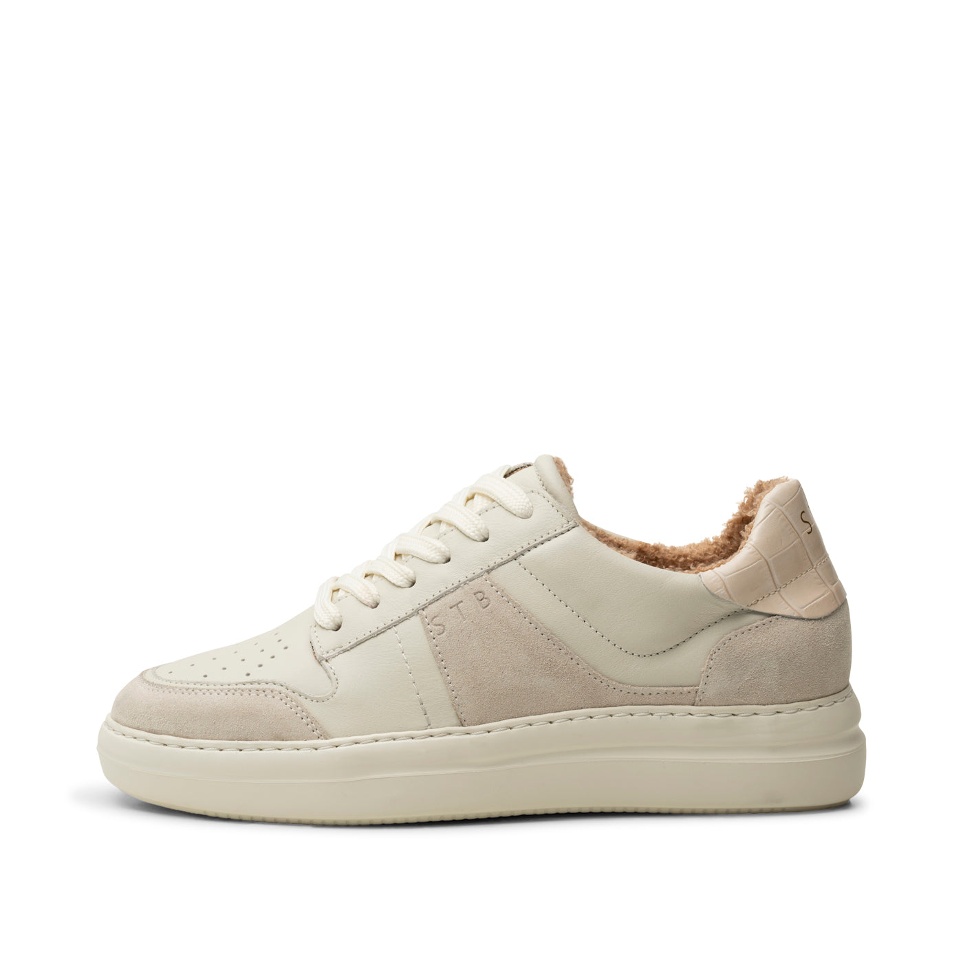 Warm hot sale sneakers womens