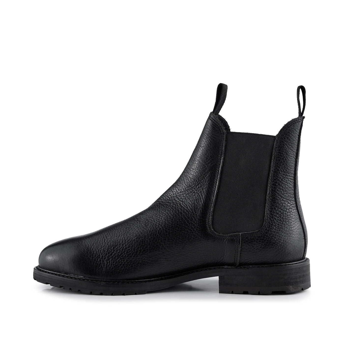 THE CLASSIC BLACK CHELSEA BOOTS