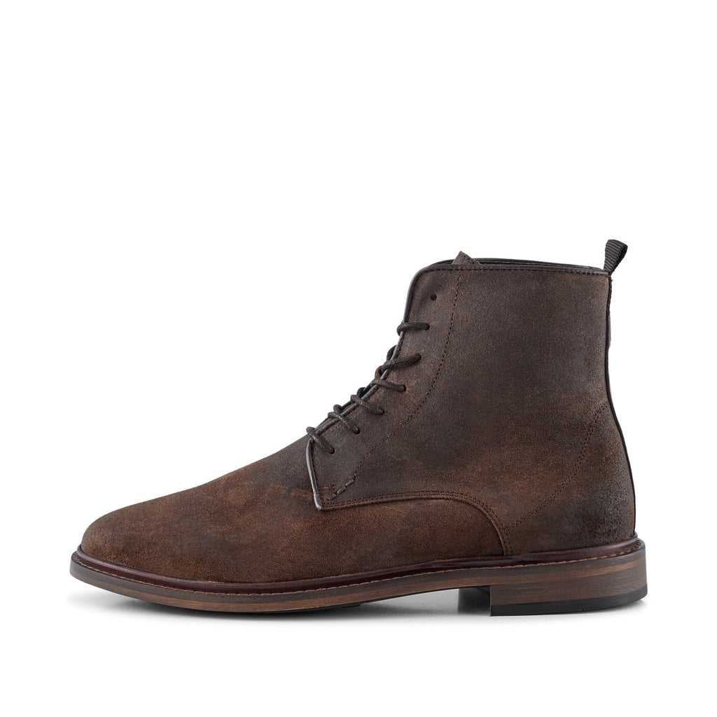 12 Best Dress Boots for Men 2023 - Chelsea, Chukka, and More