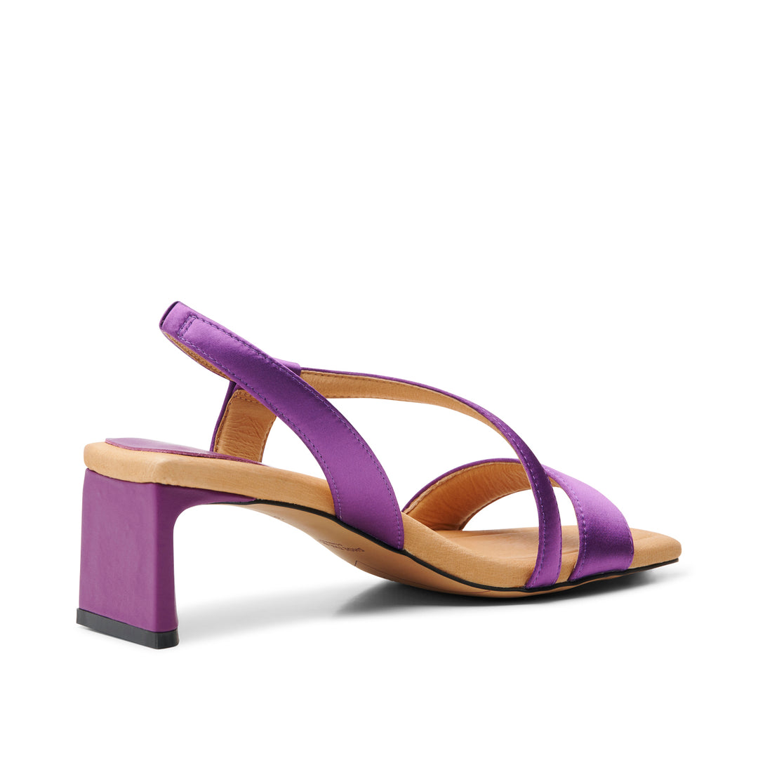 Sylvi_sandal_satin-